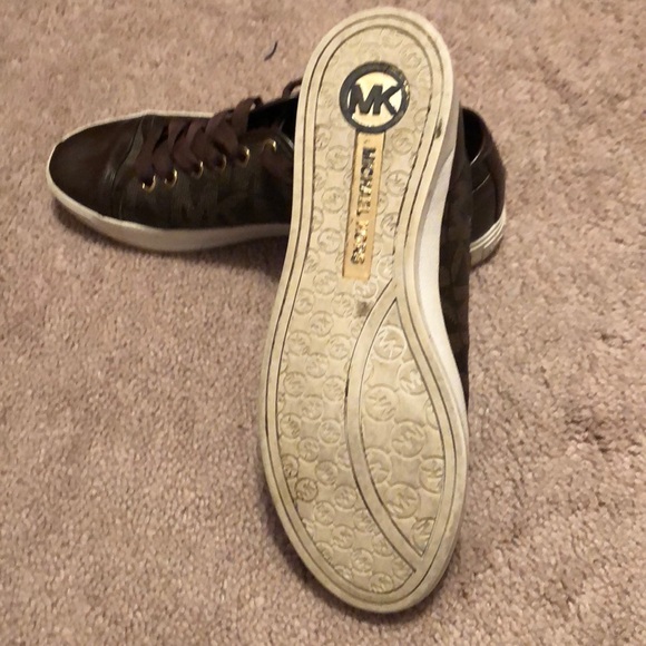 Shoes - Picture 5 of 5